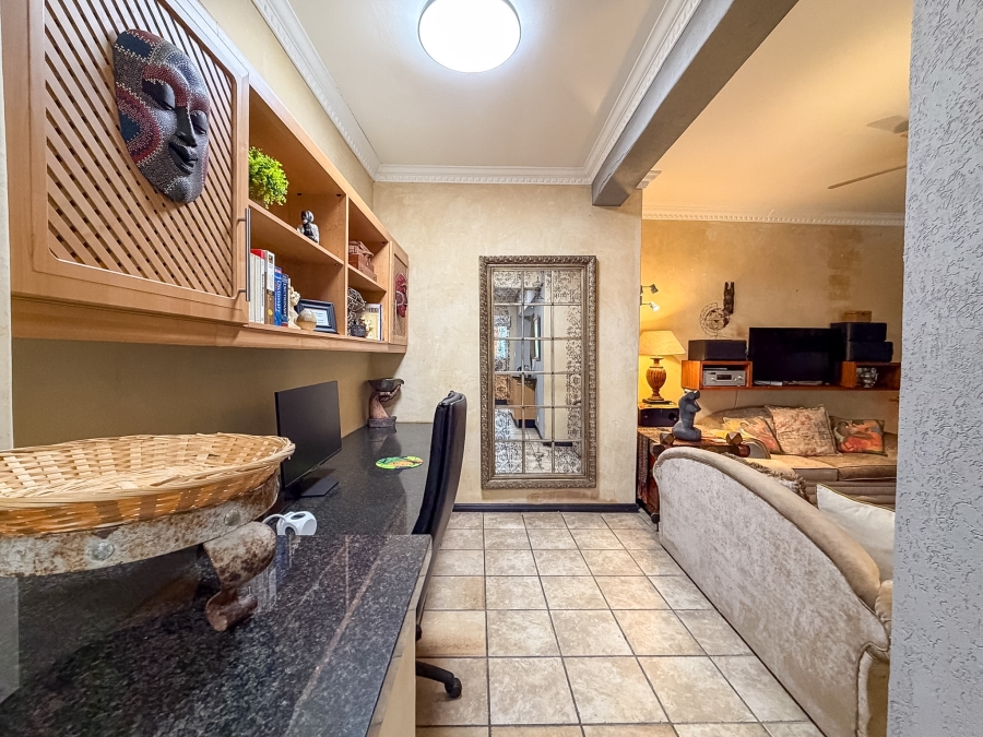 4 Bedroom Property for Sale in Bantry Bay Western Cape